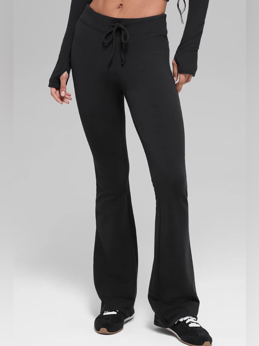Alo Yoga - Sway Bootcut Sweatpant in Black / XS